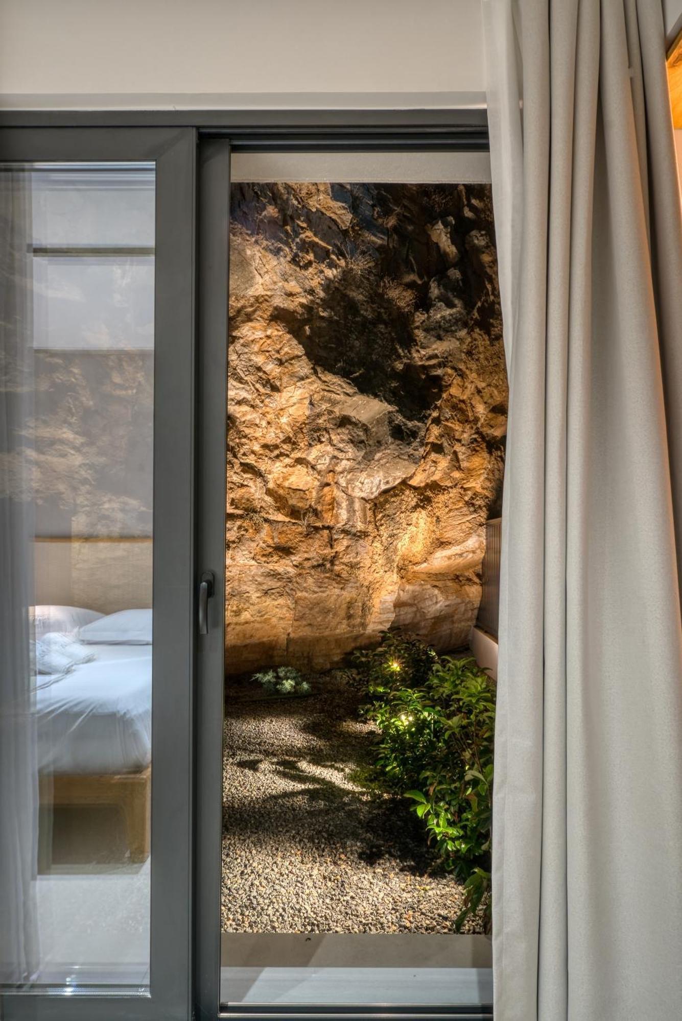 Anima Deluxe Suites Нафплион Екстериор снимка