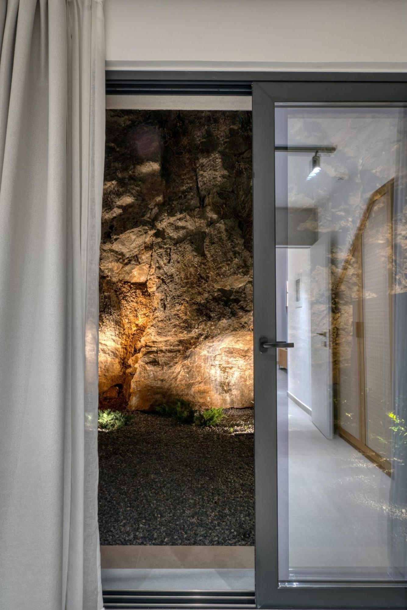 Anima Deluxe Suites Нафплион Екстериор снимка
