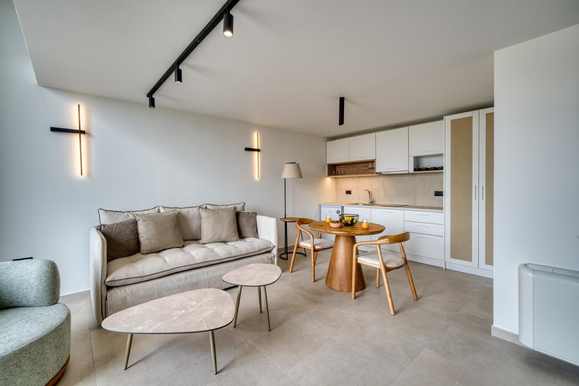 Anima Deluxe Suites Нафплион Екстериор снимка